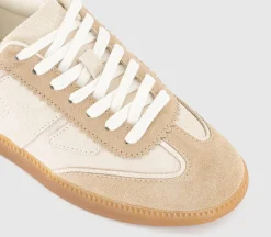 Collins Sneakers