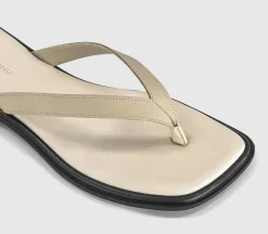 Izzy Toe Thong Sandals