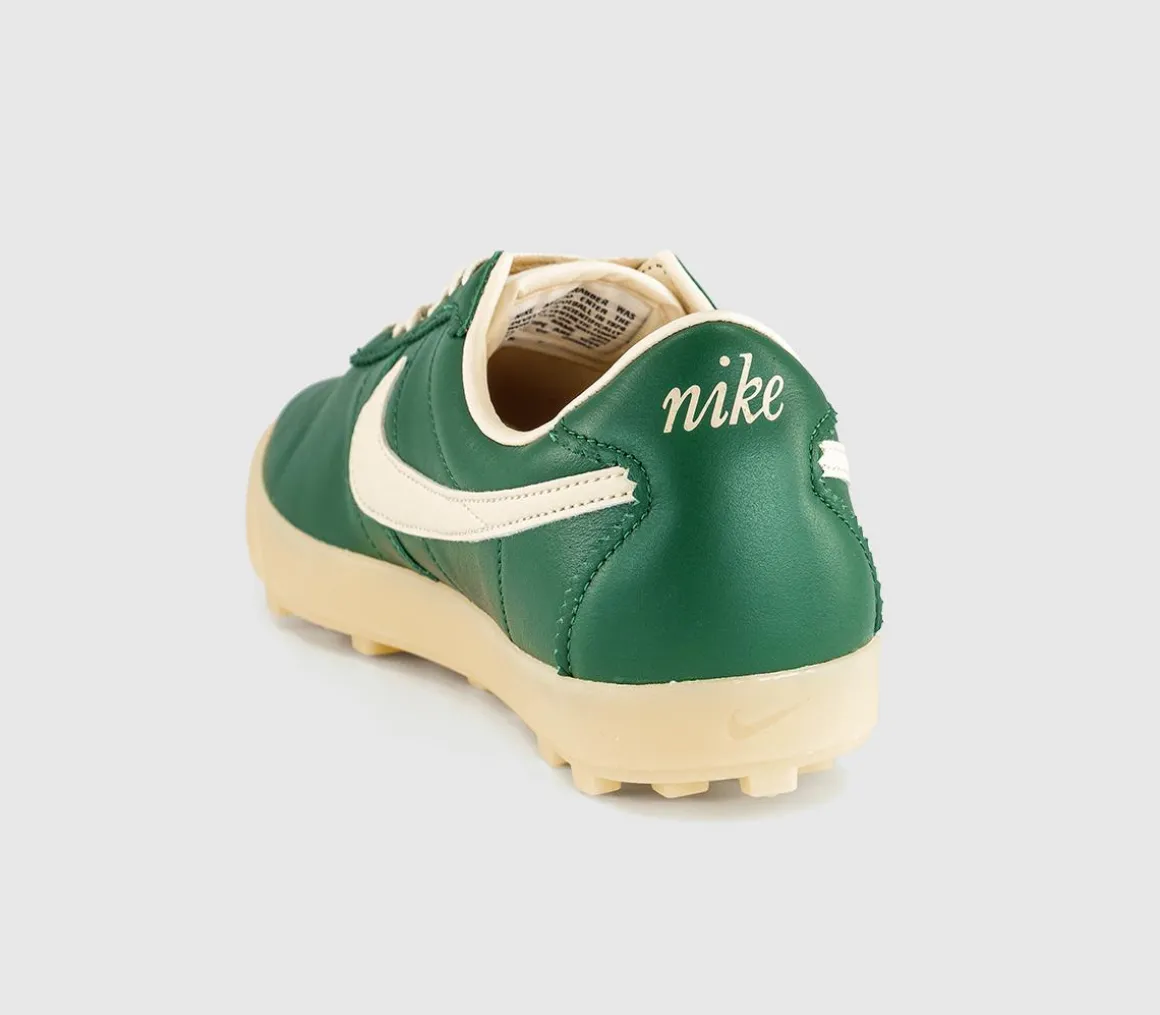 Nike Astrograbber Trainers