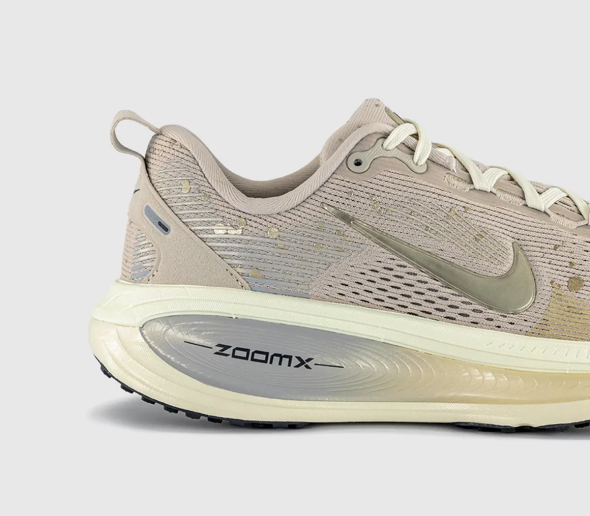 Nike Vomero 18 Trainers