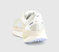 Nike Vomero 18 Trainers