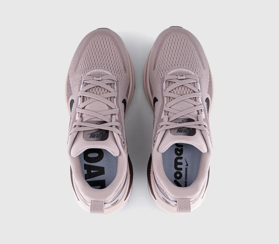 Nike Vomero 18 Trainers