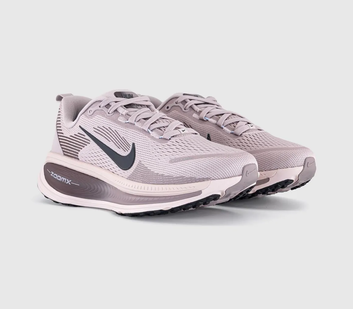 Nike Vomero 18 Trainers