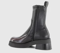 Oliana Boots