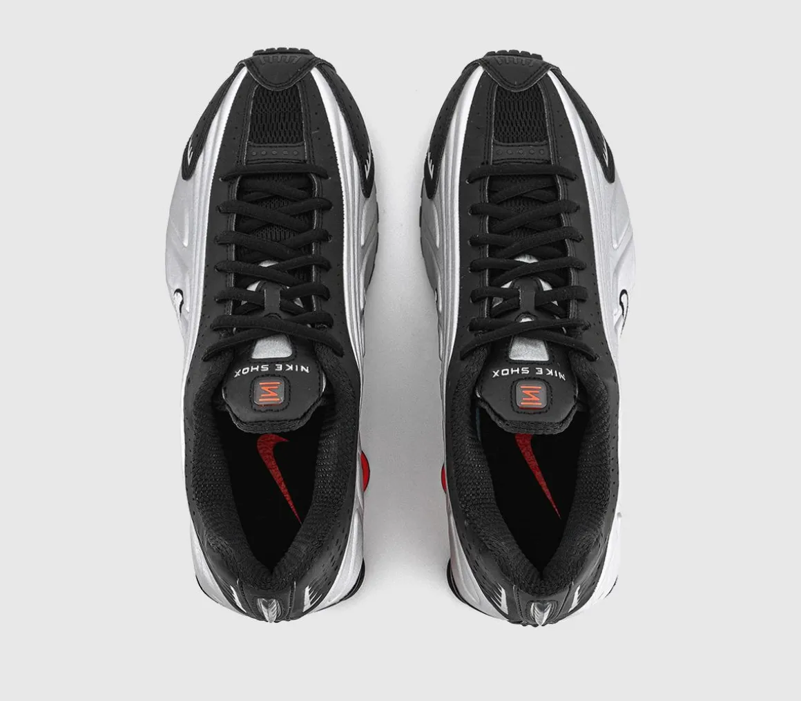 Shox R4 Trainers