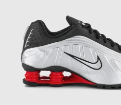 Shox R4 Trainers