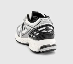 1906 Trainers