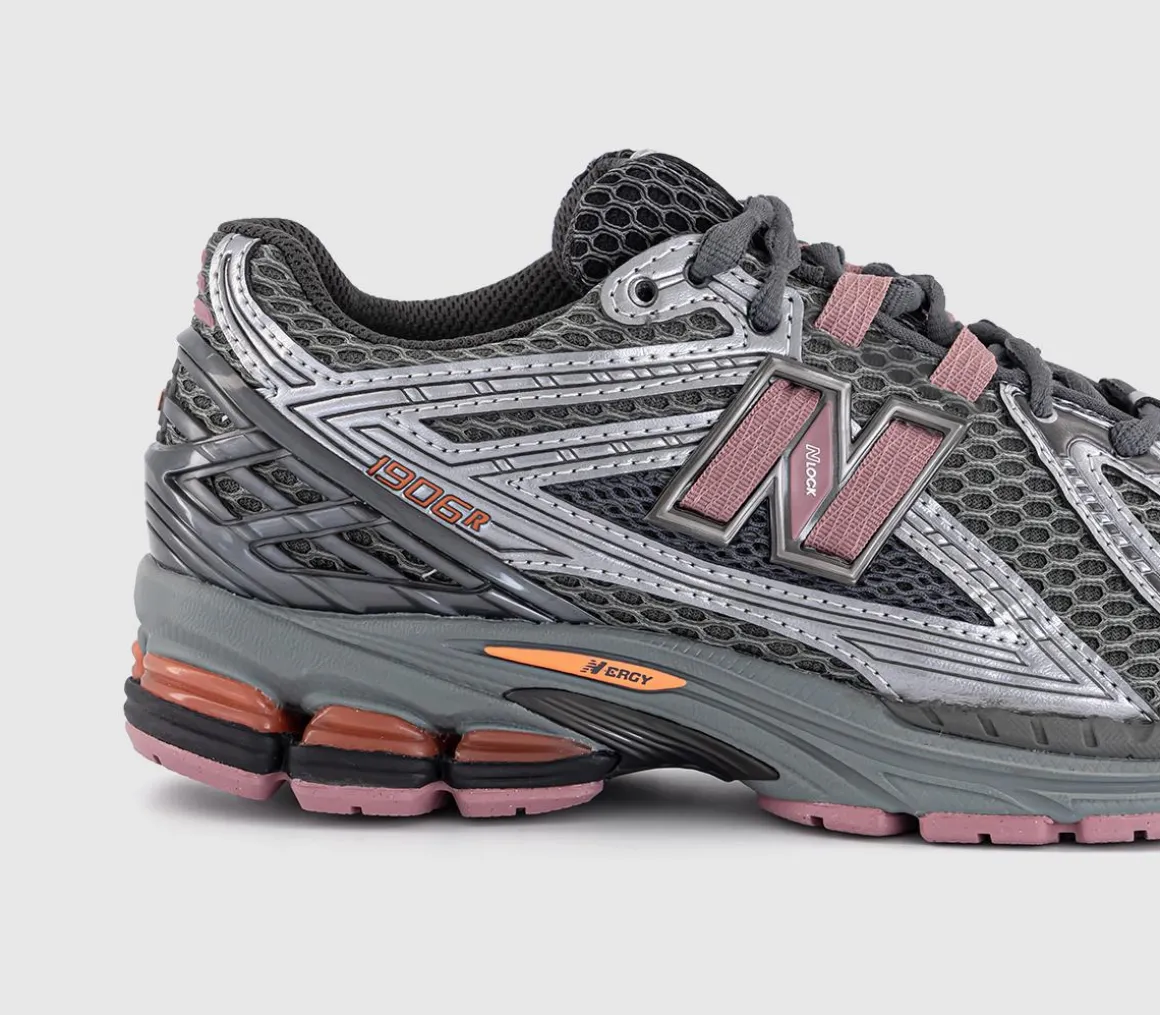 1906 Trainers
