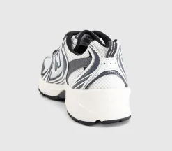 530 Trainers