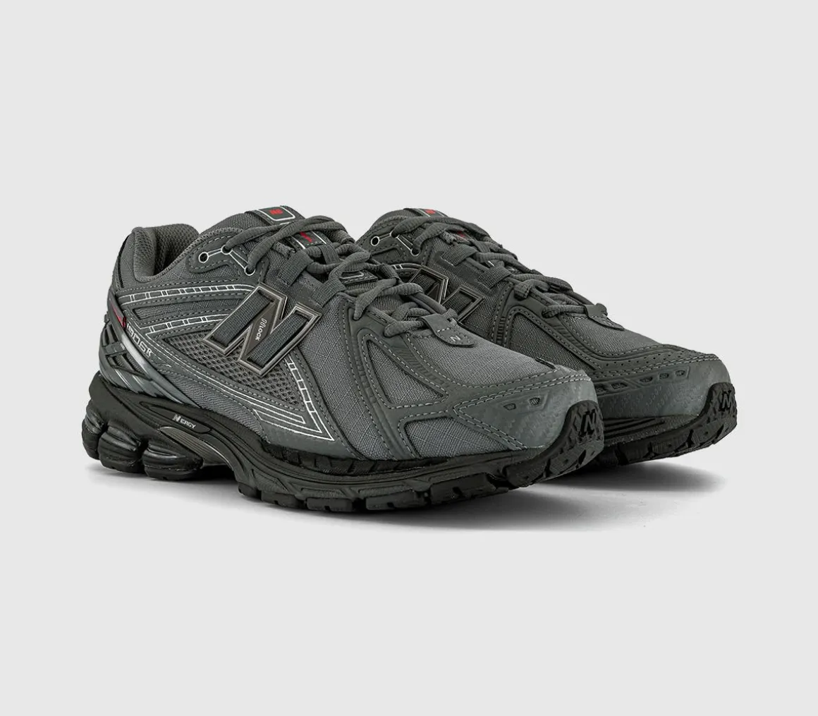 1906 Trainers