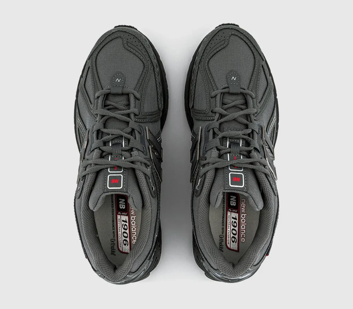 1906 Trainers