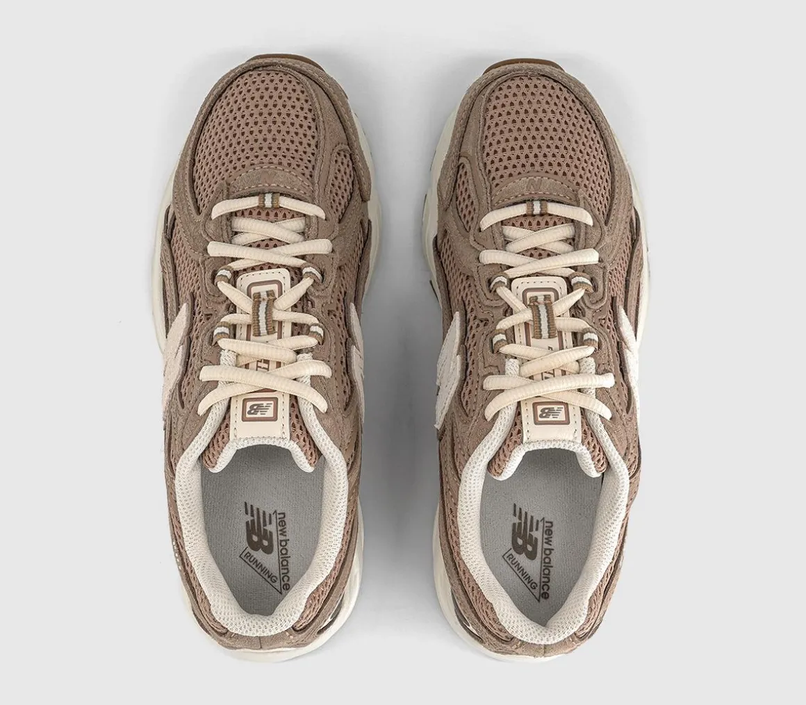 740 V2 Trainers