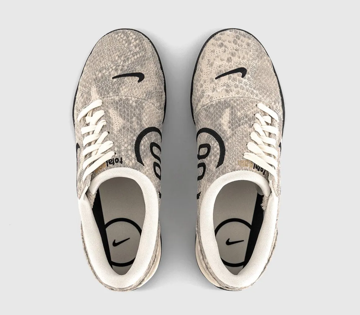 W T90 Trainers