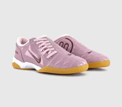 W T90 Trainers