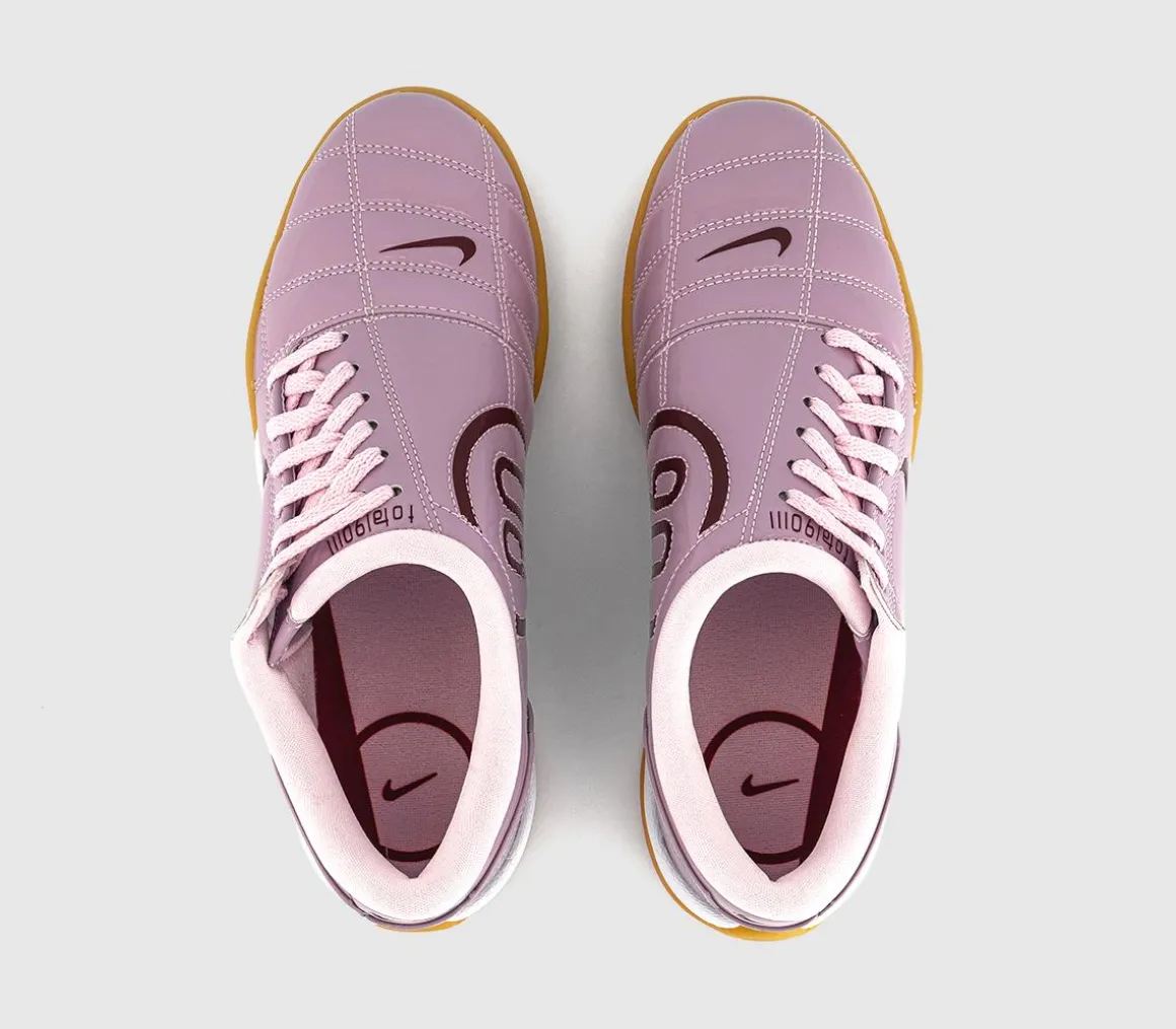 W T90 Trainers