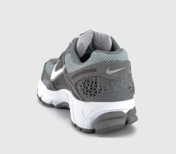Zoom Vomero 5 Trainers